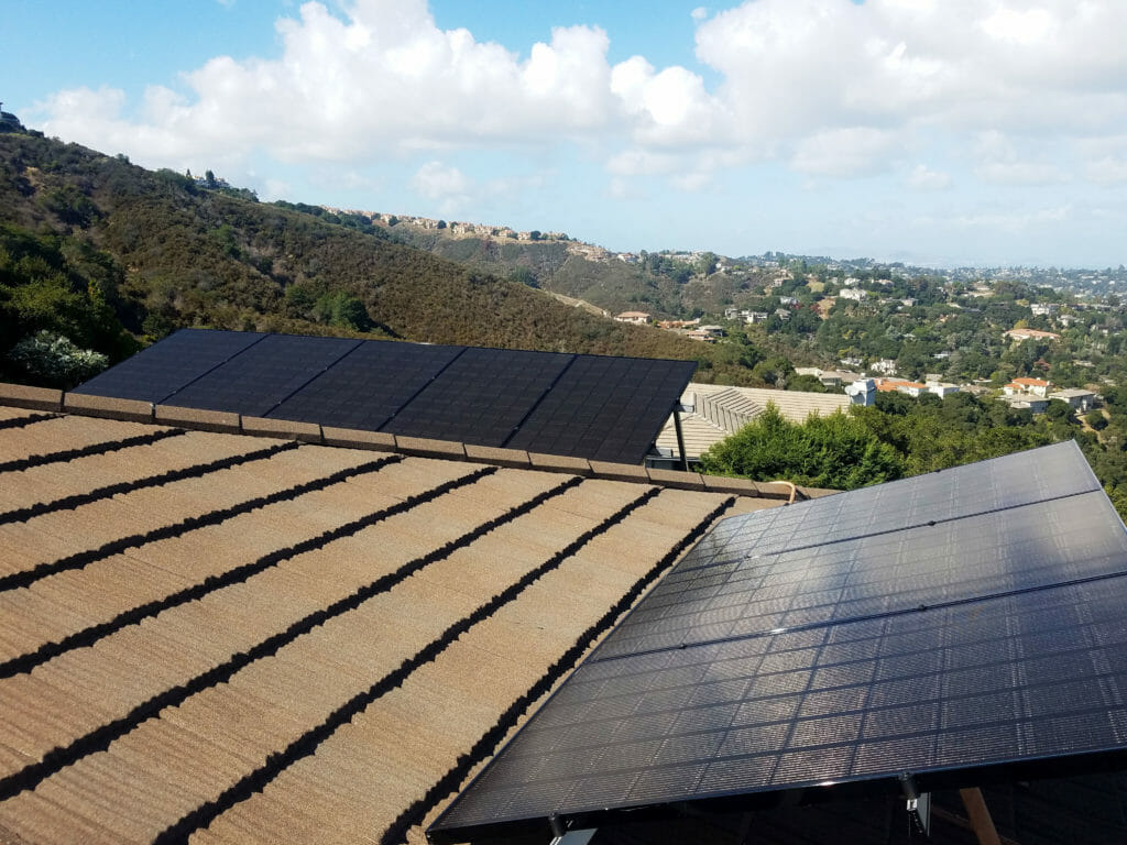 8 solar panels around roof edge