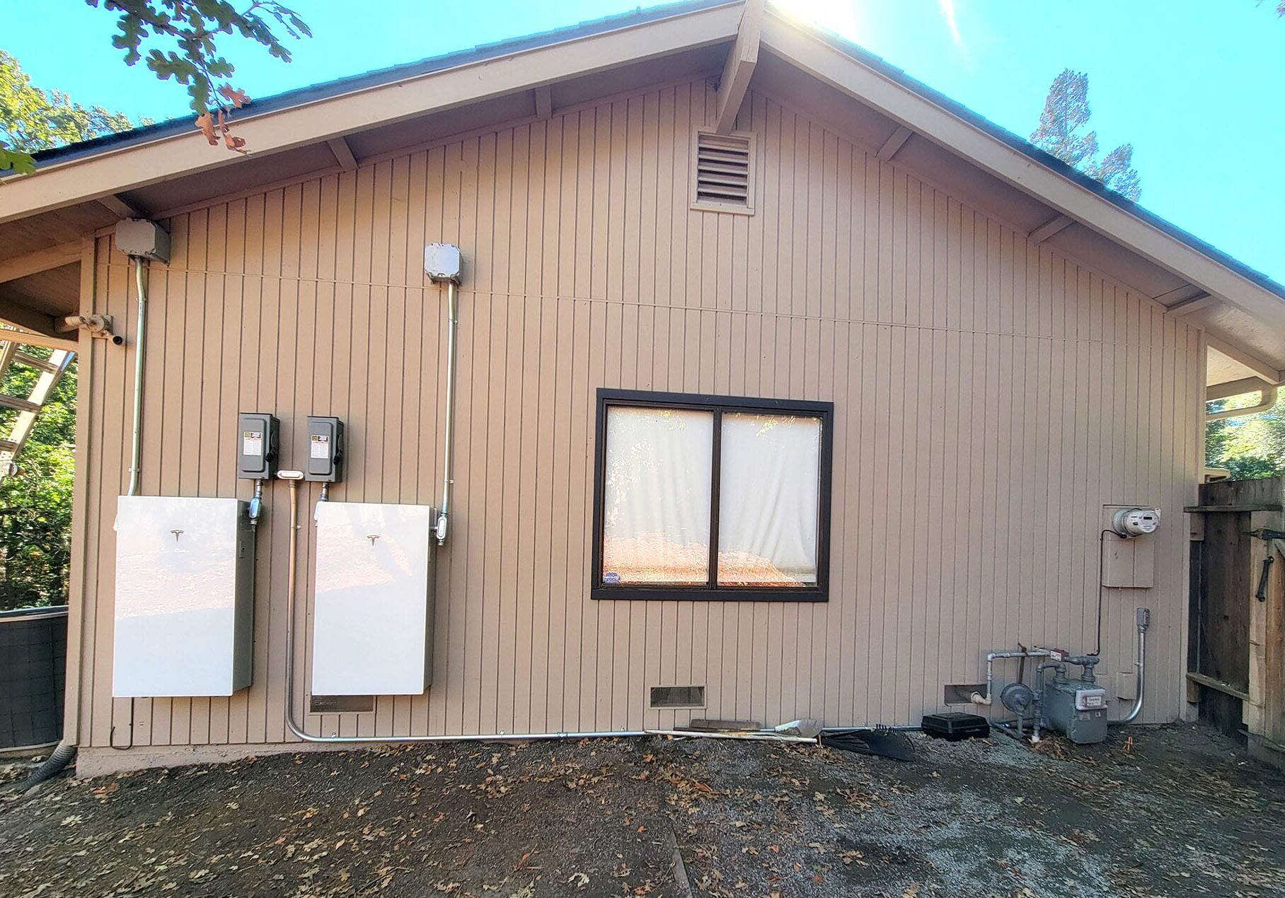 Ilum Solar battery installation