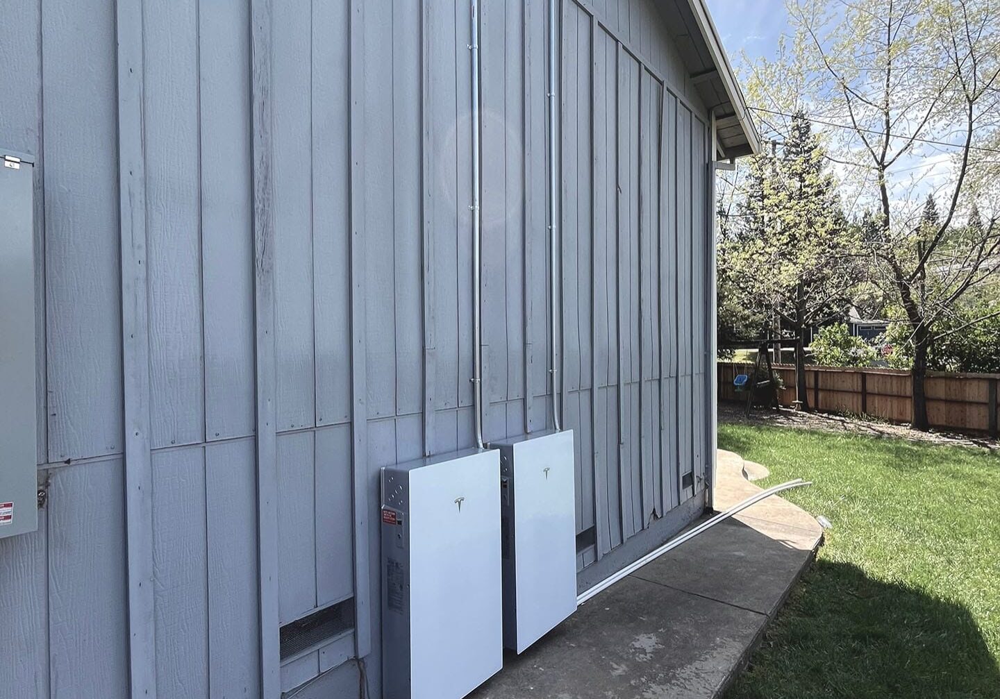 Ilum Solar battery installation