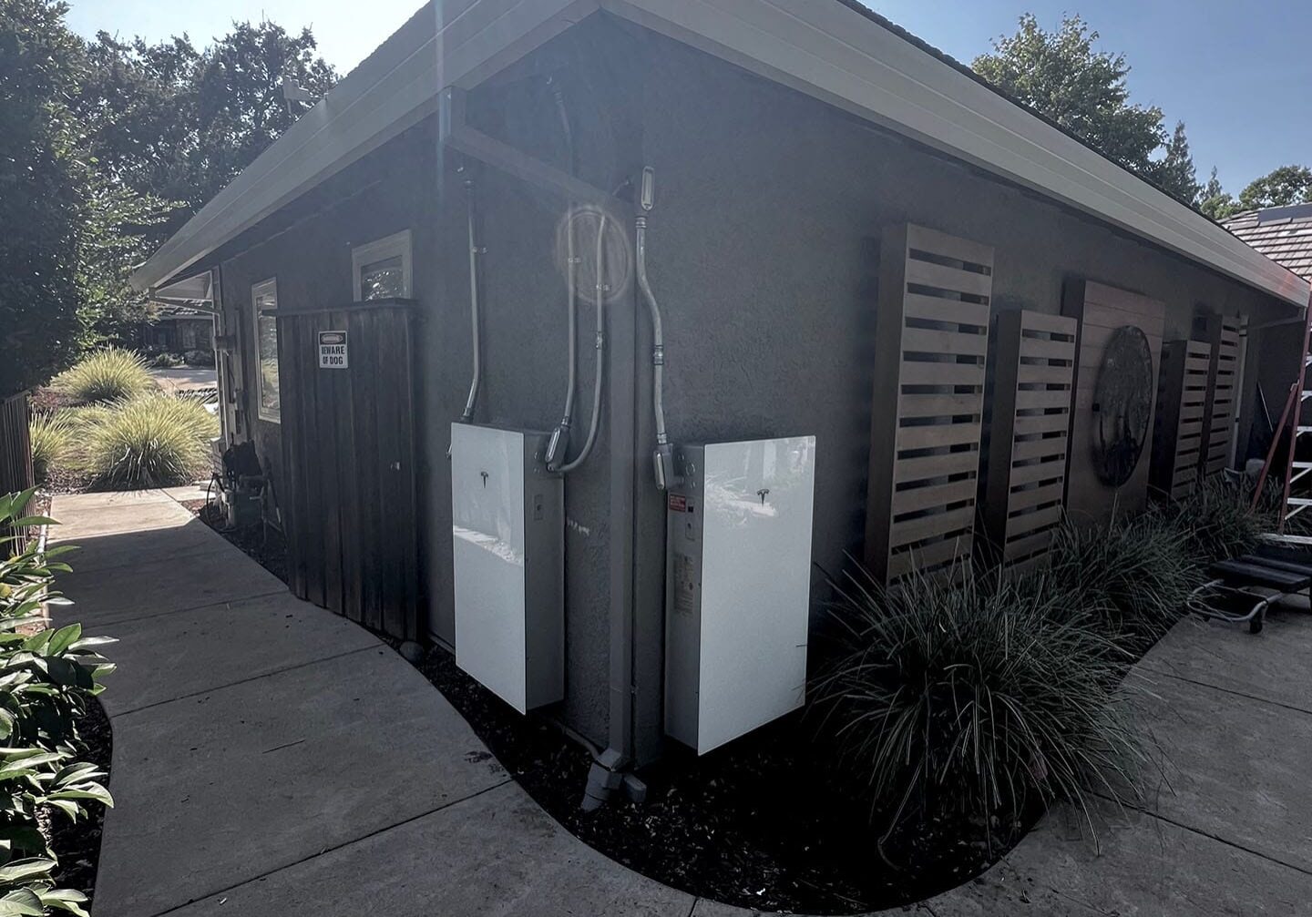 Ilum Solar battery installation