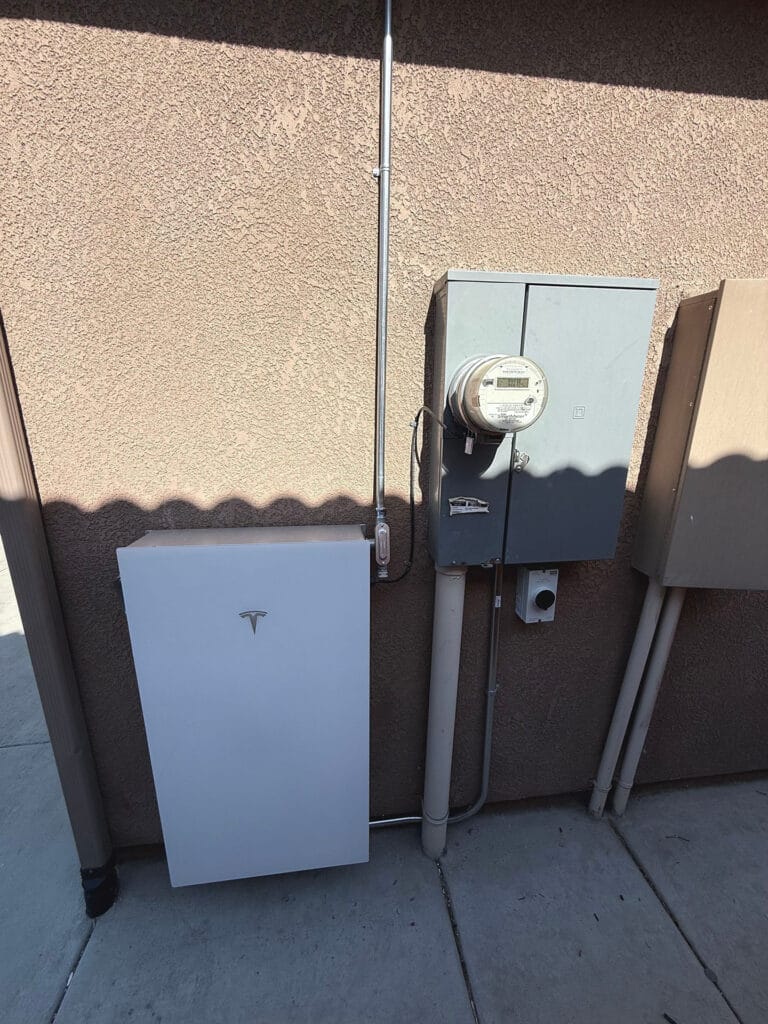 Ilum Solar battery installation